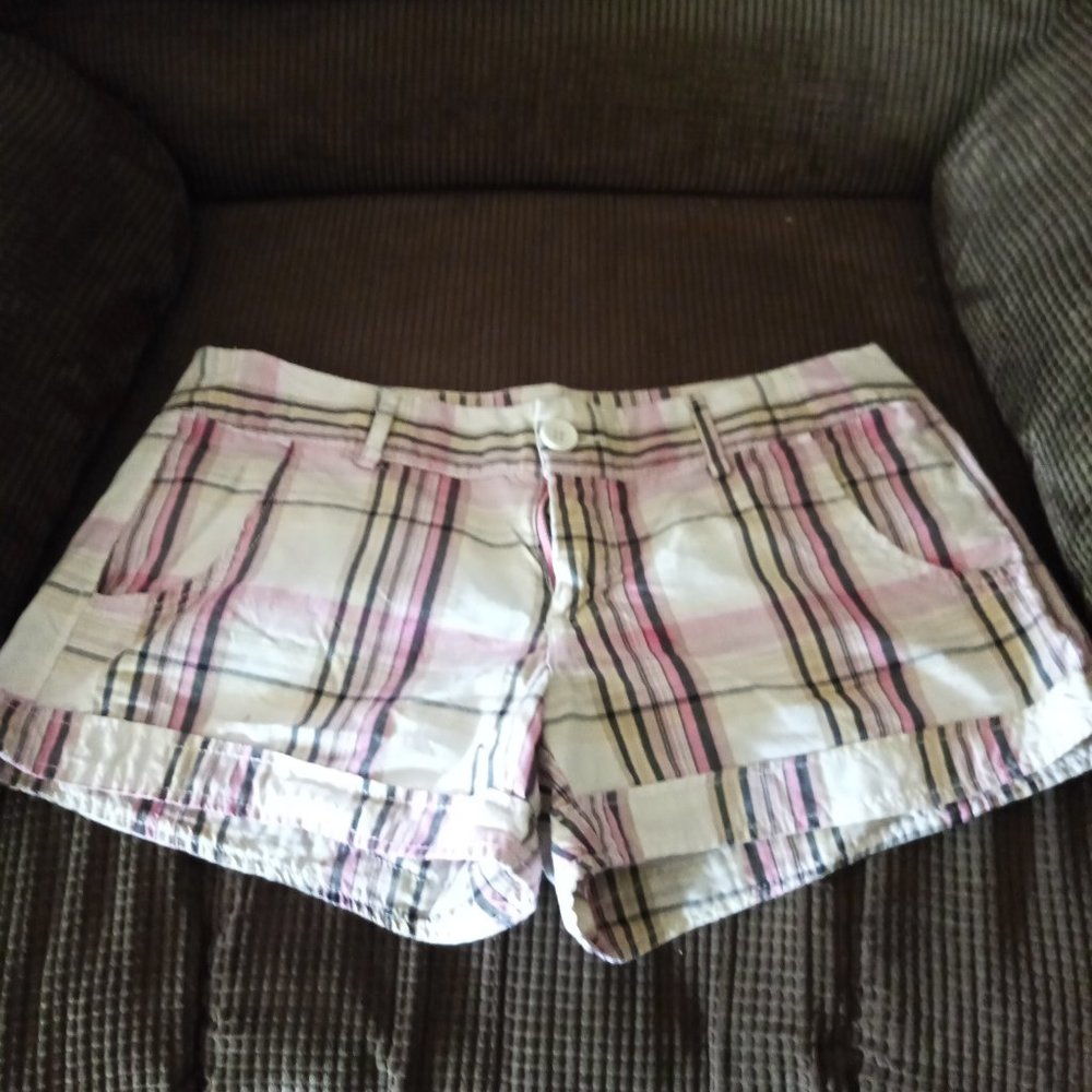 plaid shorts